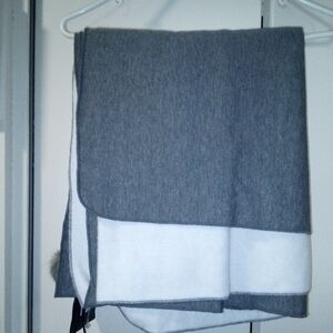 Marc New York Women's Gray & White Cape